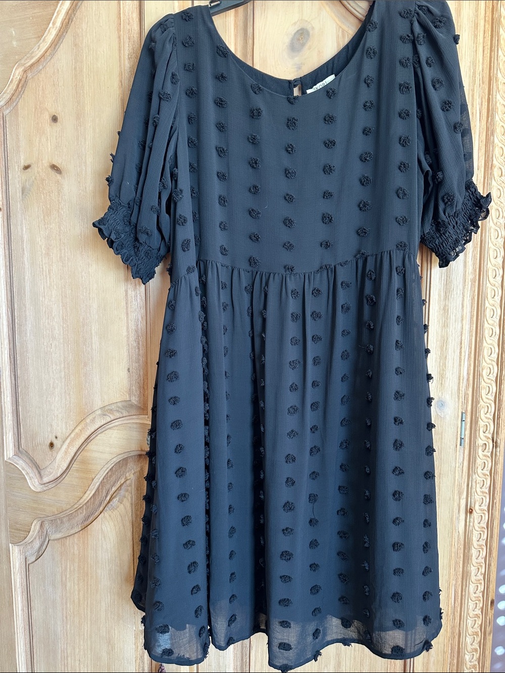 Woman Black flowy Dress has lining very pretty.